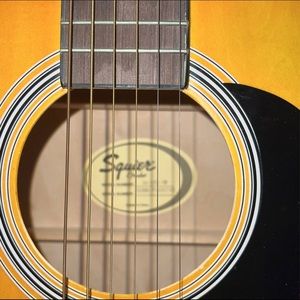 Acoustic guitar Squier Fender good condition